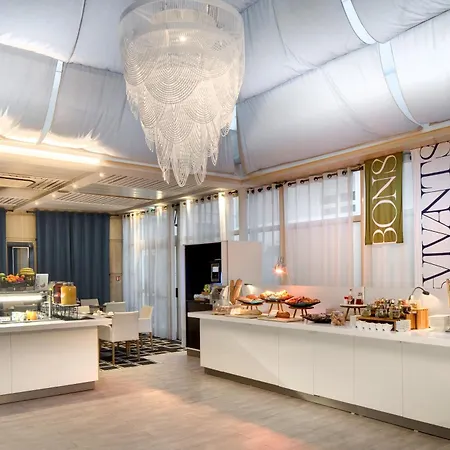 ホテル メルキュール センター アンティゴーヌ