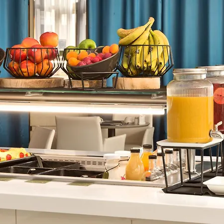 メルキュール センター アンティゴーヌ ホテル 4*