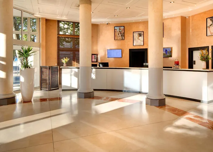 Mercure Centre Antigone 4*