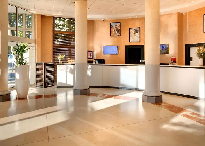 Hotel Mercure Centre Antigone 4*